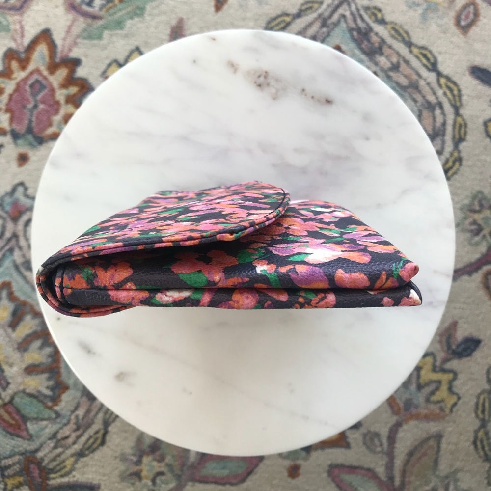 NWOT Ann Taylor Floral Print Clutch - Picture 3 of 5